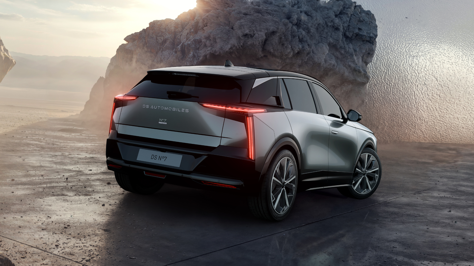 DS N°7: First Class SUV